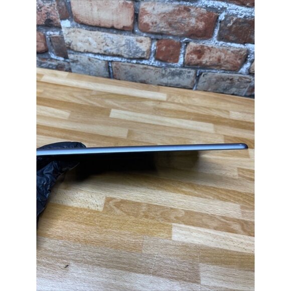 Apple iPad Air (16GB )- ME993LL/B ( A1475) Fully Functional / Version 12.5.7 - Picture 3 of 9